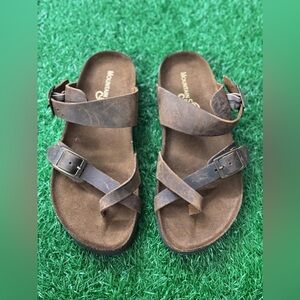 Mountain Sole Women’s Brown Leather Sandals with Buckle size 6‎